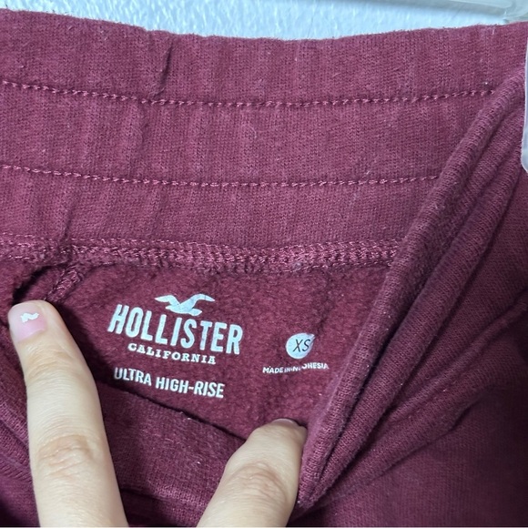 Hollister Women Red Ultra High-Rise Sweat Shorts size XS - Picture 3 of 8
